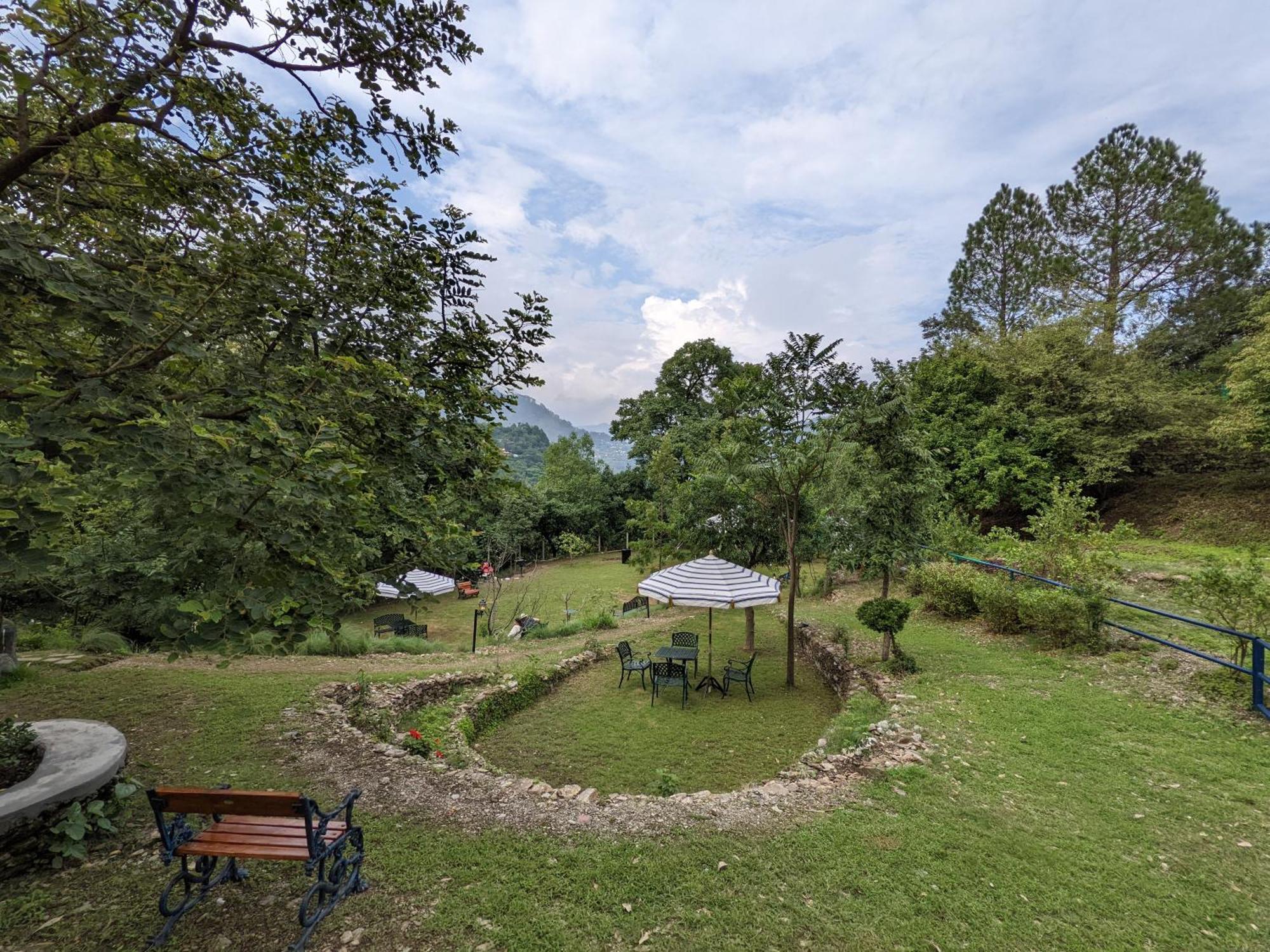 Blue Book At Gethia, Nainital Hotel Exterior photo